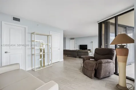 1000 Quayside Terrace Miami FL 33138