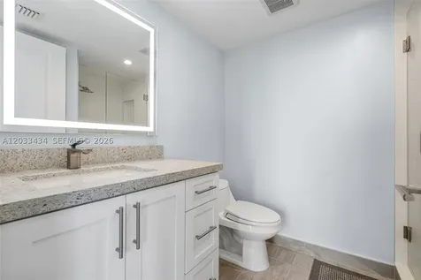 1000 Quayside Terrace Miami FL 33138