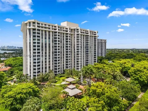 1000 Quayside Terrace Miami FL 33138
