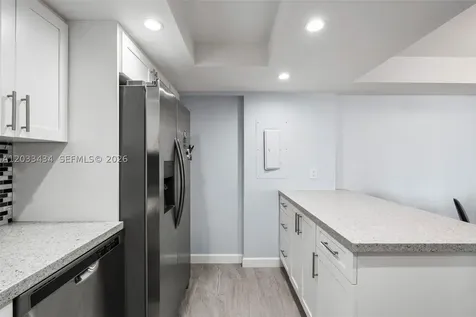 1000 Quayside Terrace Miami FL 33138