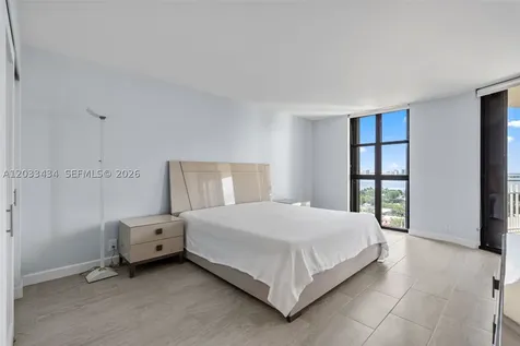 1000 Quayside Terrace Miami FL 33138