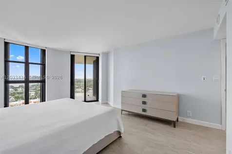 1000 Quayside Terrace Miami FL 33138