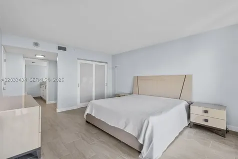 1000 Quayside Terrace Miami FL 33138