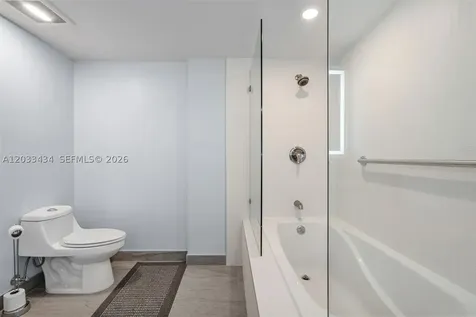 1000 Quayside Terrace Miami FL 33138