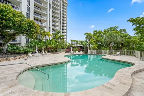 1000 Quayside Terrace Miami FL 33138