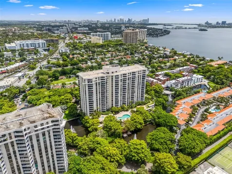 1000 Quayside Terrace Miami FL 33138