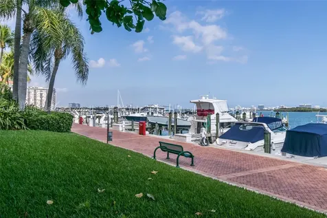 1000 Quayside Terrace Miami FL 33138