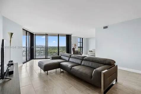 1000 Quayside Terrace Miami FL 33138