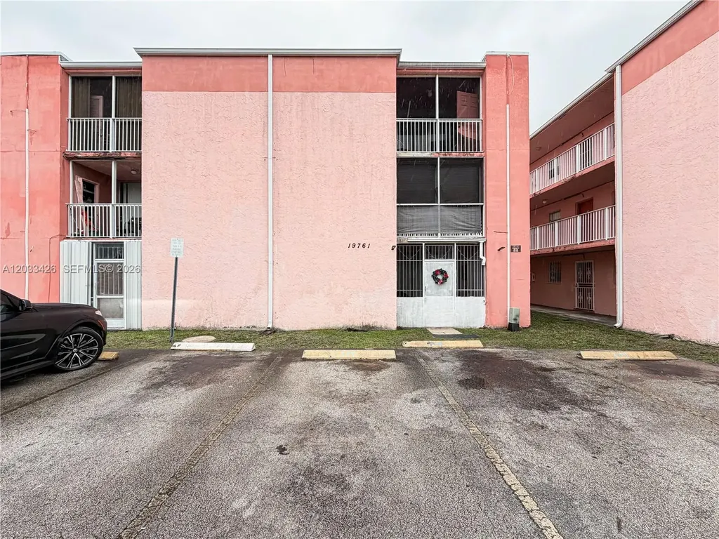 19761 SW 114th Avenue Miami FL 33157