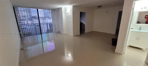 16909 N Bay Road Sunny Isles Beach FL 33160