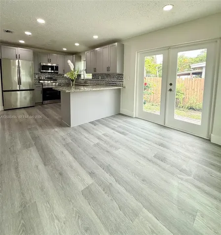 5609 SW 37th Street West Park FL 33023