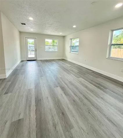 5609 SW 37th Street West Park FL 33023