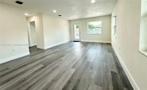 5609 SW 37th Street West Park FL 33023