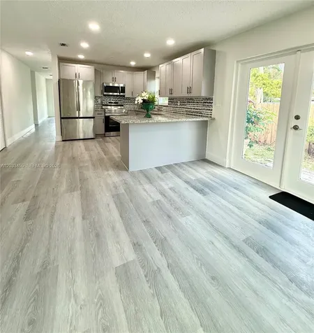 5609 SW 37th Street West Park FL 33023