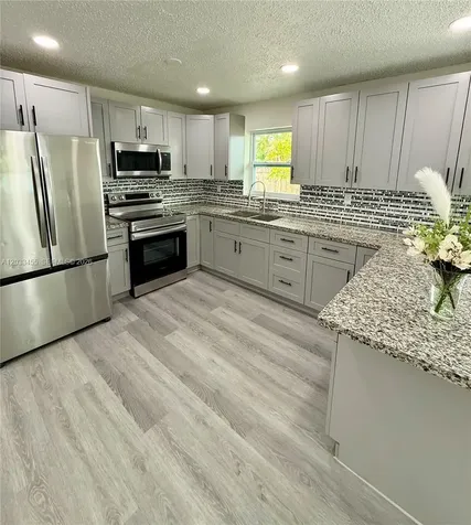 5609 SW 37th Street West Park FL 33023