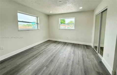 5609 SW 37th Street West Park FL 33023