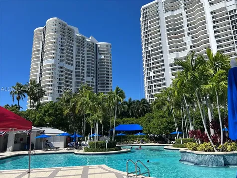 21050 Point Place Aventura FL 33180