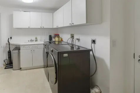 21050 Point Place Aventura FL 33180
