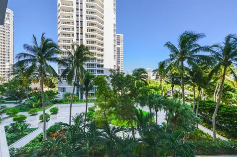 21050 Point Place Aventura FL 33180