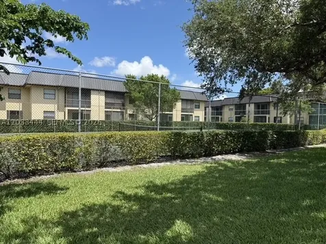 9220 NW 1st Street Pembroke Pines FL 33024