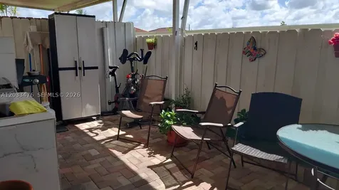 507 W 68th Street Hialeah FL 33014