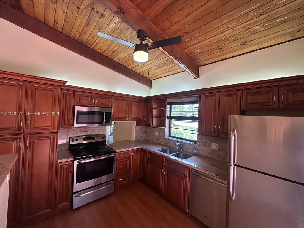 539 Briarwood Circle Hollywood FL 33024