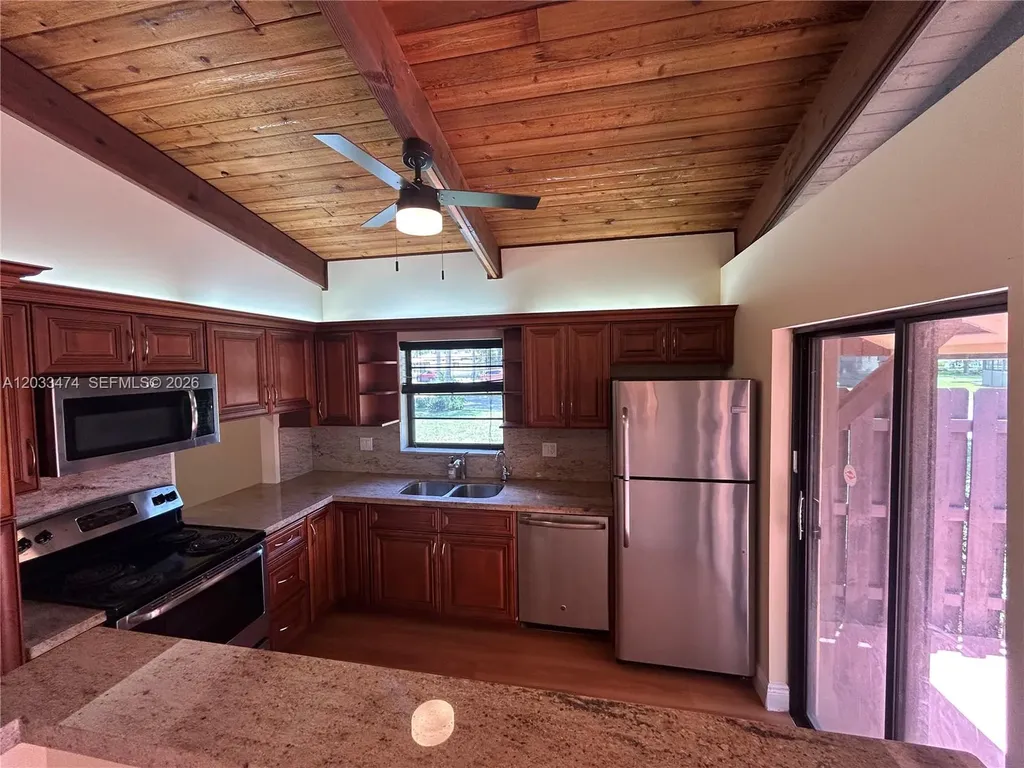 539 Briarwood Circle Hollywood FL 33024