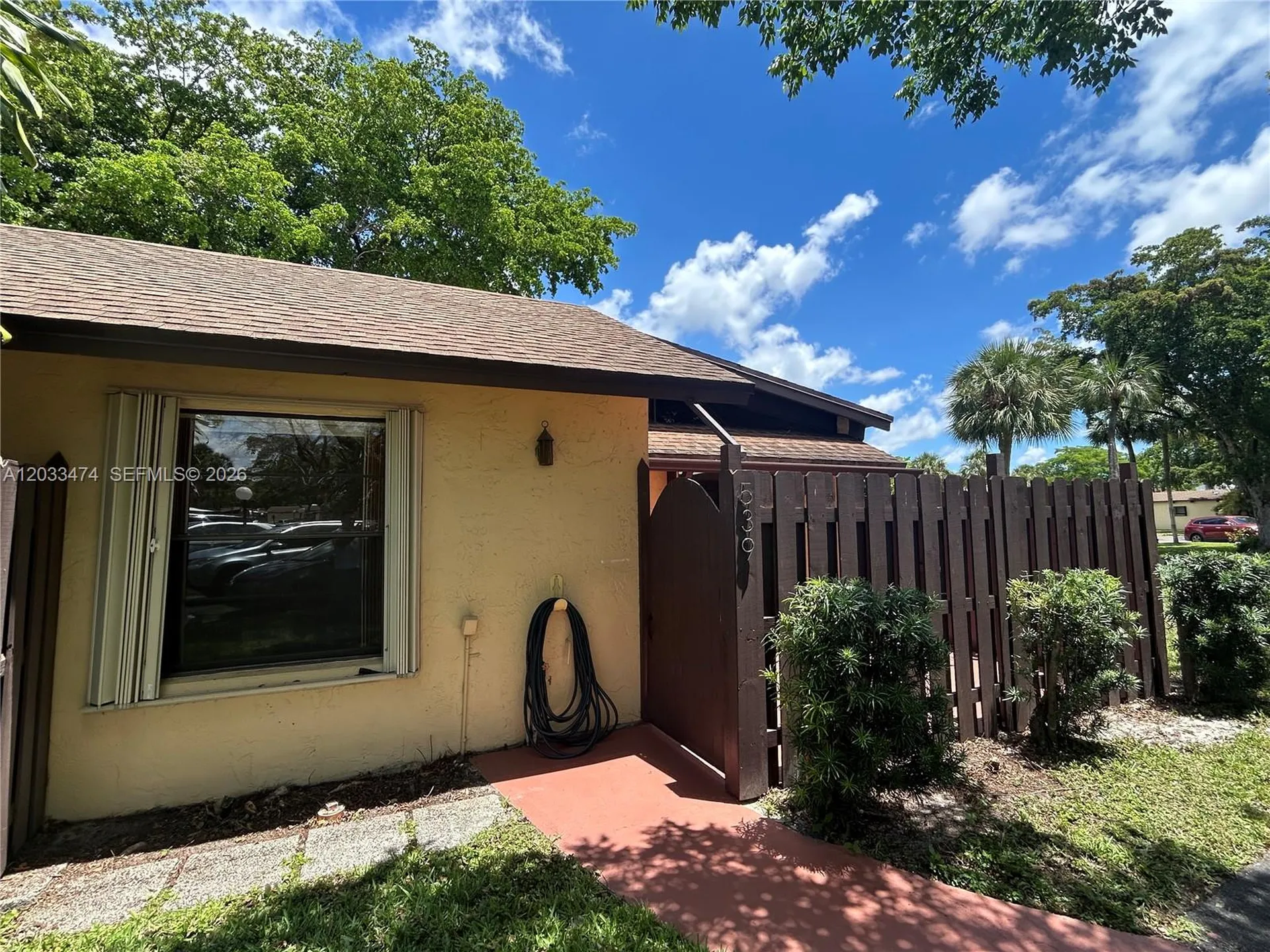 539 Briarwood Circle Hollywood FL 33024