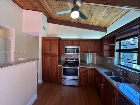539 Briarwood Circle Hollywood FL 33024