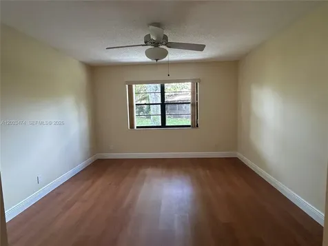 539 Briarwood Circle Hollywood FL 33024