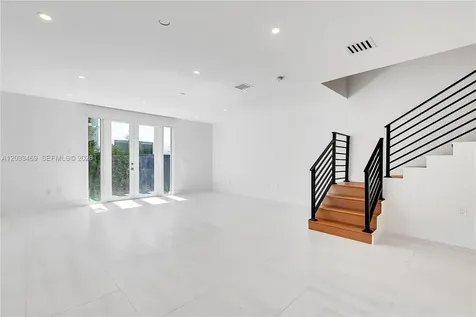 3384 Day Avenue Miami FL 33133