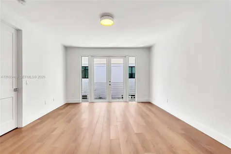 3384 Day Avenue Miami FL 33133