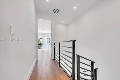 3384 Day Avenue Miami FL 33133