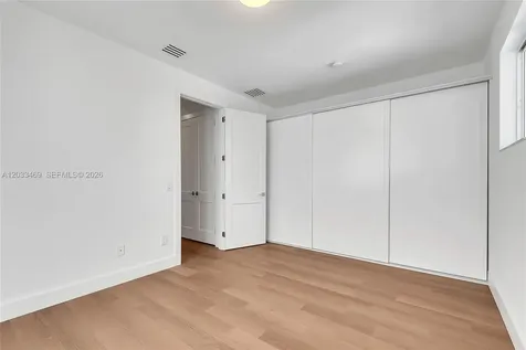 3384 Day Avenue Miami FL 33133