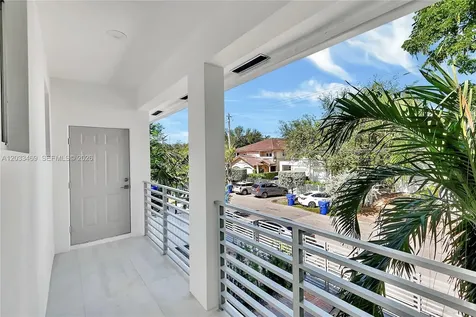 3384 Day Avenue Miami FL 33133
