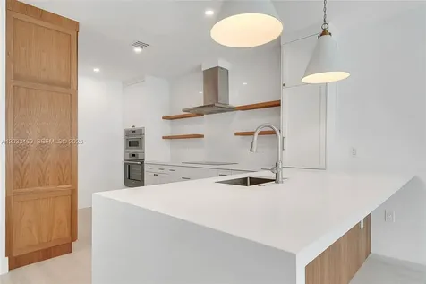 3384 Day Avenue Miami FL 33133