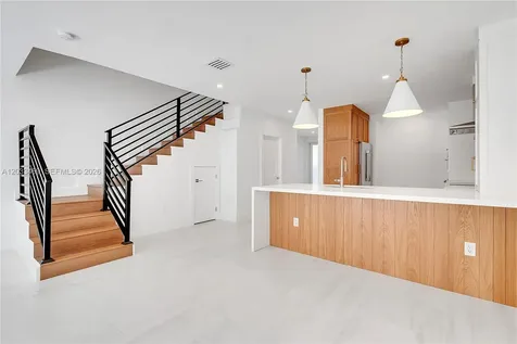 3384 Day Avenue Miami FL 33133