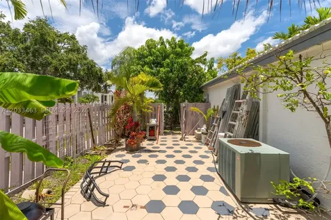 15640 SW 98th Street Miami FL 33196