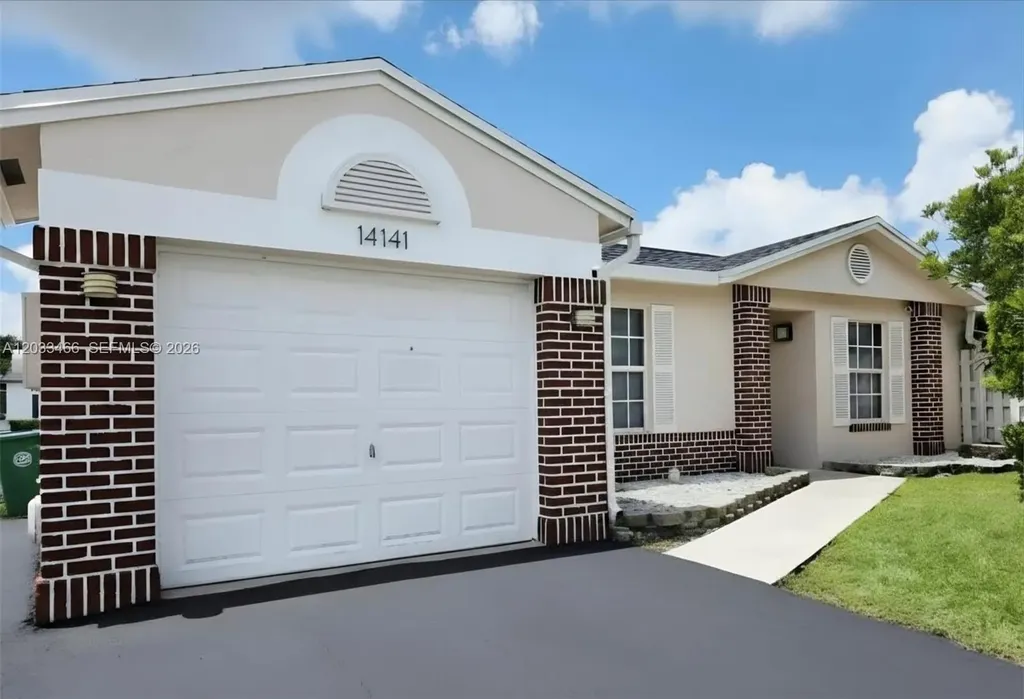 14141 Langley Place Davie FL 33325