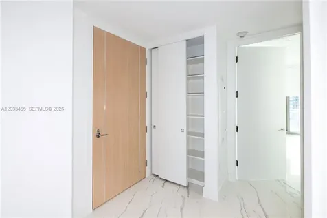 15701 E Collins Sunny Isles Beach FL 33160