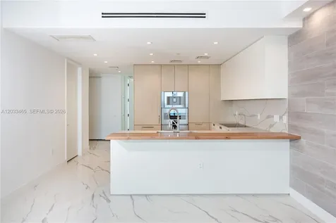 15701 E Collins Sunny Isles Beach FL 33160