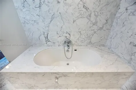 15701 E Collins Sunny Isles Beach FL 33160
