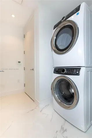 15701 E Collins Sunny Isles Beach FL 33160