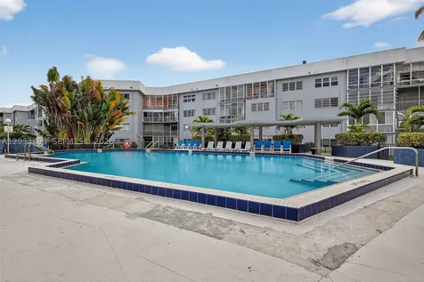 877 NE 195th Street Miami FL 33179