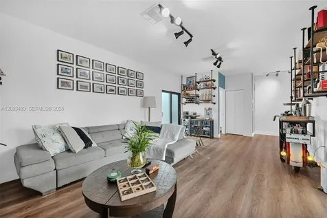 4256 NW 83rd Avenue Doral FL 33166
