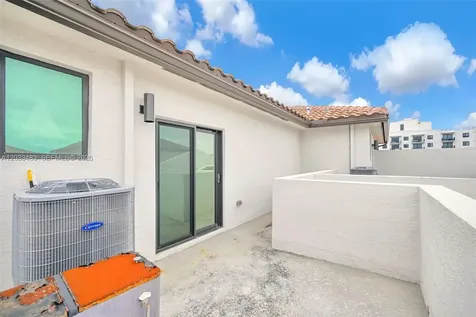 4256 NW 83rd Avenue Doral FL 33166