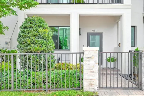 4256 NW 83rd Avenue Doral FL 33166