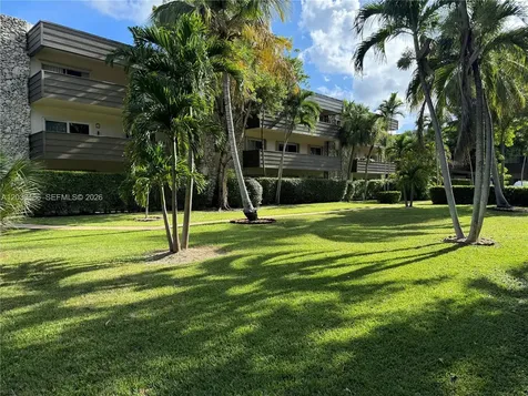 8335 SW 72 Avenue Miami FL 33143