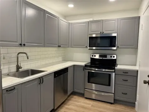 8335 SW 72 Avenue Miami FL 33143
