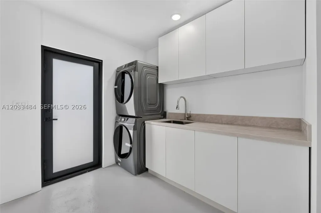407 S Highland Drive Hollywood FL 33021